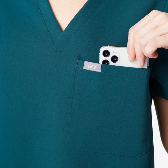 Figs Scrub Set, Caribbean - Catarina and Zamora - Picture 3 of 9